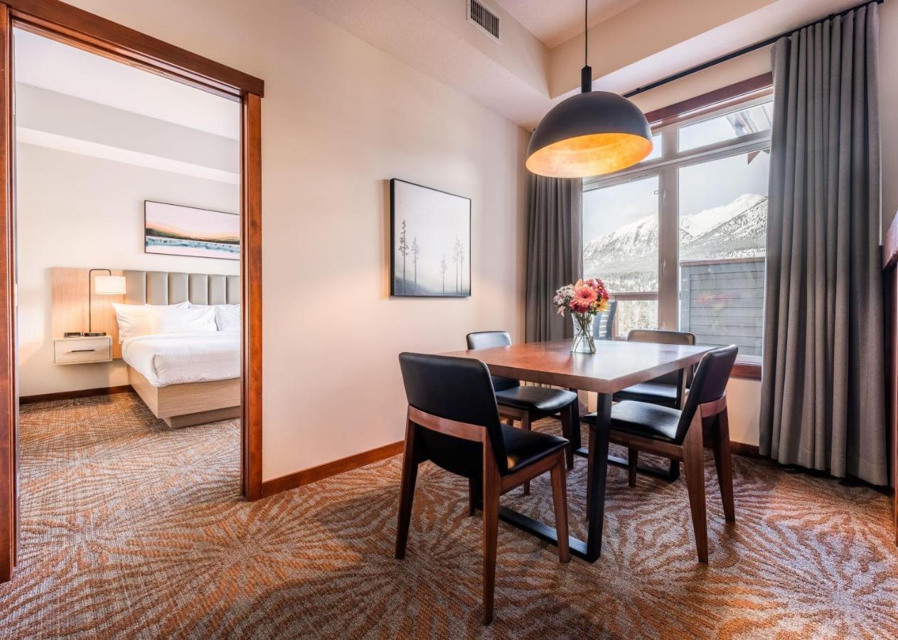 Blackstone Mountain Lodge By Clique Канмор Экстерьер фото