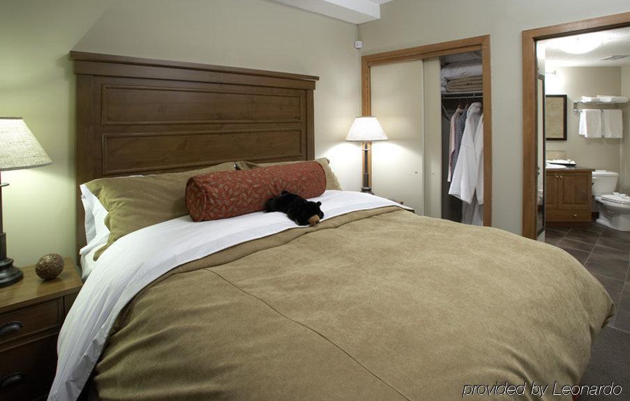Blackstone Mountain Lodge By Clique Канмор Номер фото