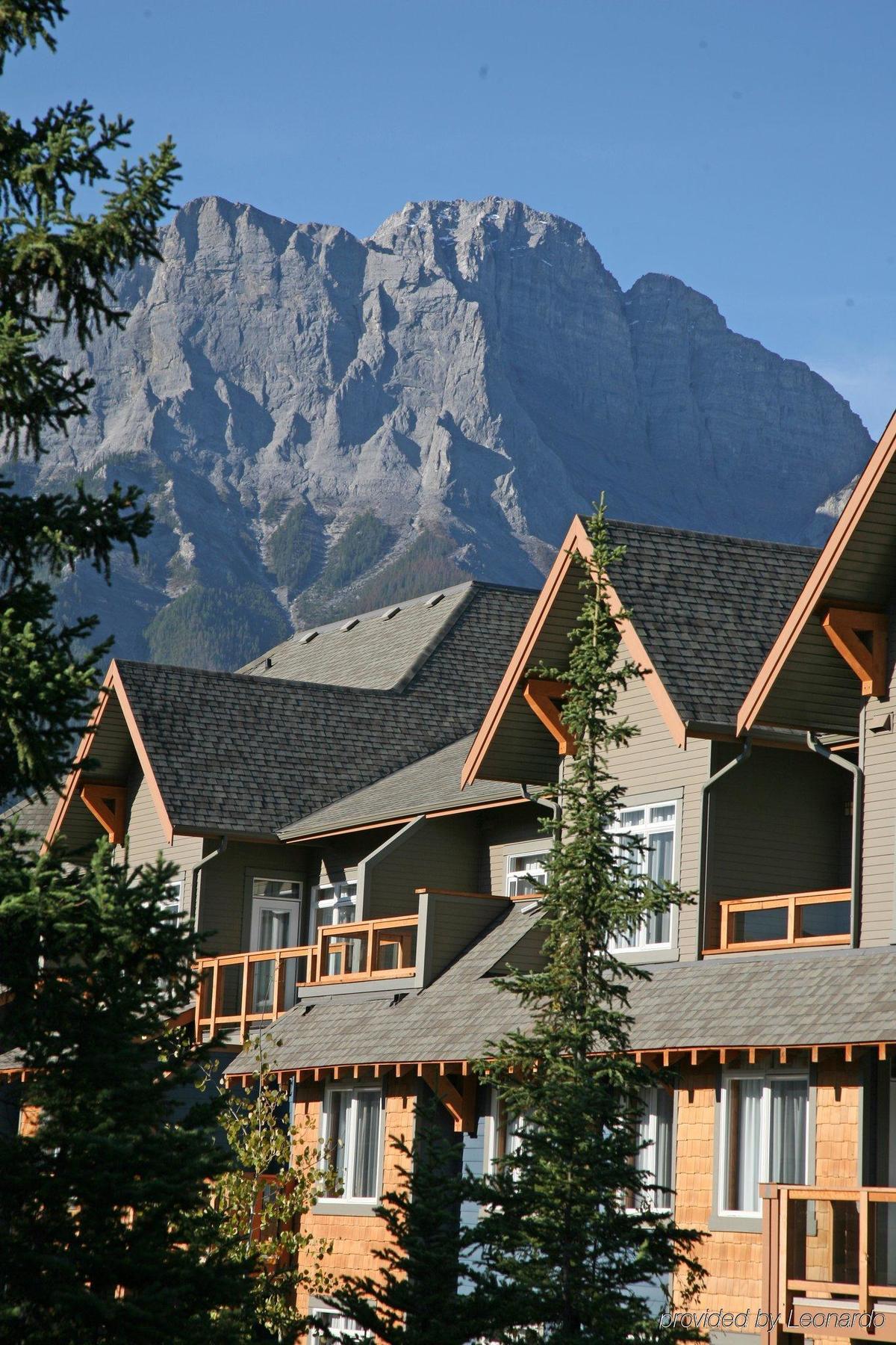 Blackstone Mountain Lodge By Clique Канмор Экстерьер фото