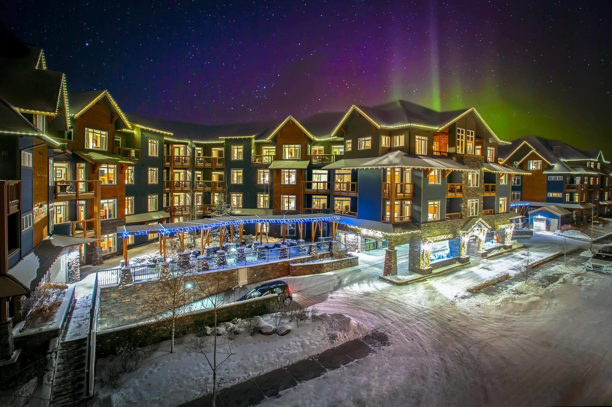 Blackstone Mountain Lodge By Clique Канмор Экстерьер фото