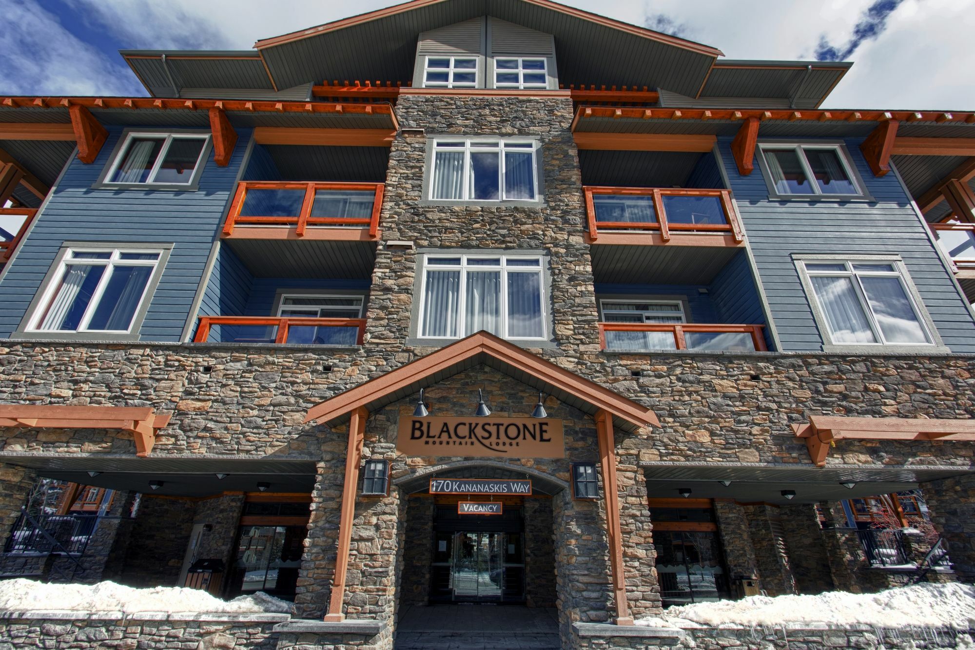 Blackstone Mountain Lodge By Clique Канмор Экстерьер фото