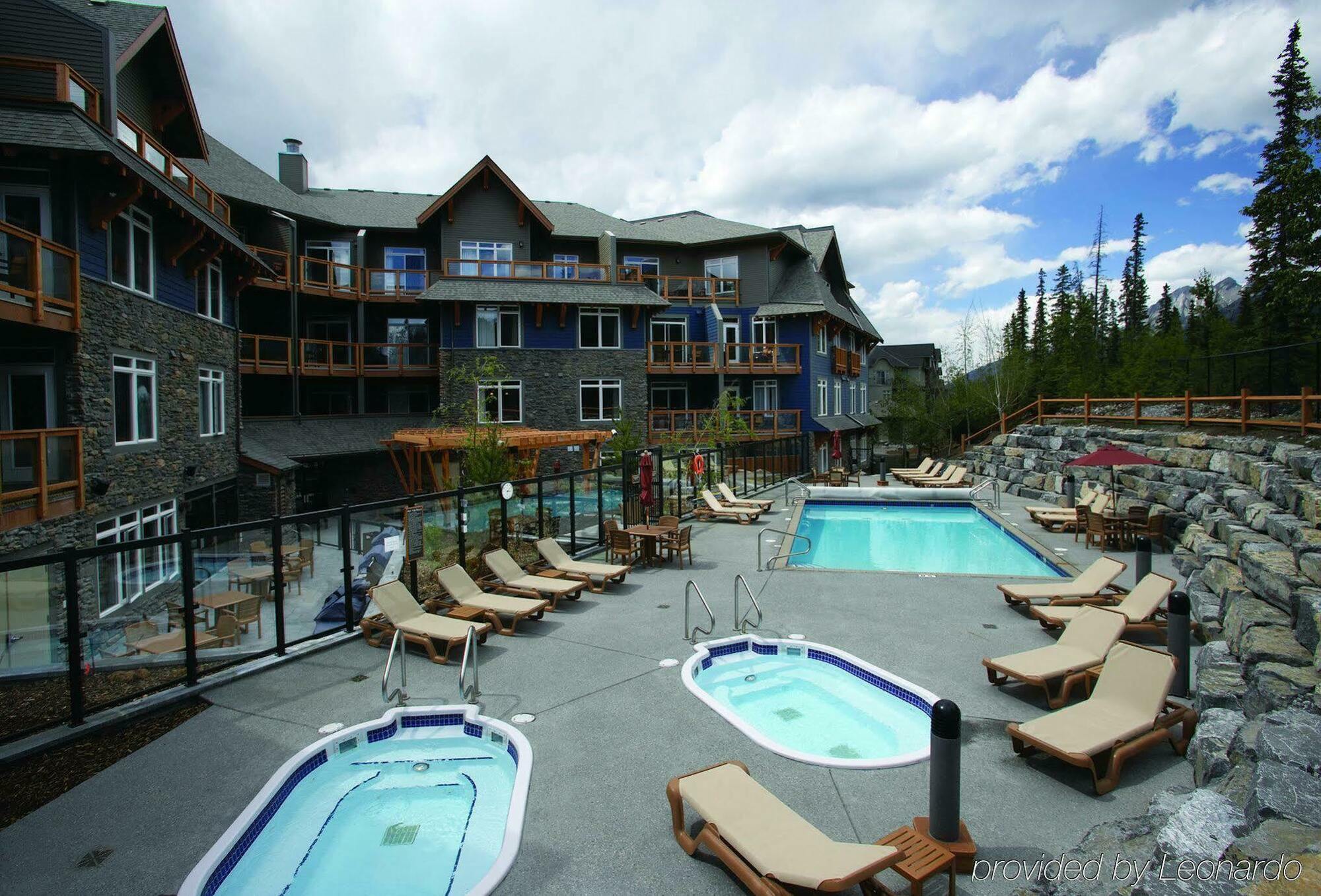 Blackstone Mountain Lodge By Clique Канмор Экстерьер фото